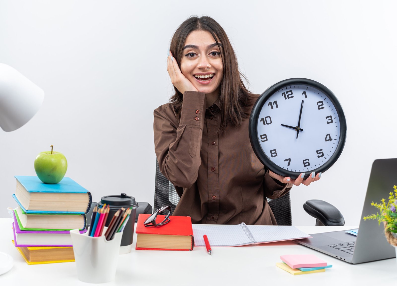 CA 4 excited young school girl sits at table with school tools holding wall clock putting hand on cheek isolated on white background SSUCv3H4sIAAAAAAAACpyRz27DIAzG75P2DhHnRkpC/rR9lWoHB1iDSqAC0mmq+u4zECrOu+Gf7c/+zPPzo6rIDE4ycq6eIcJYKrU5b8FLoxE3h51bobmwJXlYOjYlEFx6YyWoEs7g2aJhFQj1plTAr5gkzoPfnHBh+o4YeHFFjQTfEmnFS4qrnIhJ7MAUIYeCuW2OLKMk/q/O9PjKbuAqNPuNCxdGrFACkpFLKiW3Hy/sWlqDjUtTuHoYBioU0ELpbiWT+lq0Gb/Es+c2ZjbtbVjhvTlRxtxhVuHE36gpMl/AOSznmReDGH6yWYs52vhoYFclHH8ihC3tRkpPQzvQ49T1w9DtBen3Fok6cZ0shDG7SV5al2EDwvumP3HK6paNU91T3tXQTVAPbceOdJ6n09ji4V9/AAAA//8DAHJcXJmYAgAA